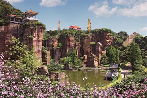  Ganzhou Shiguan Cliff: En historisk plats med hisnande utsikter!