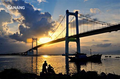  Thuan Phuoc Bridge: Enorm Utsikt och Historisk Betydelse!