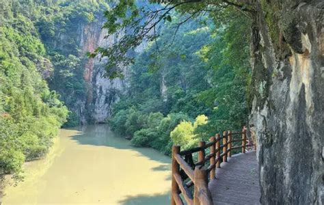 Qingshui River Scenic Area!  A Tranquil Oasis for Nature Lovers and History Buffs