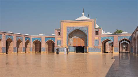  Shah Jahan Mosque - En Arkeologisk Skatt och Islams Arkitektur iPakistan