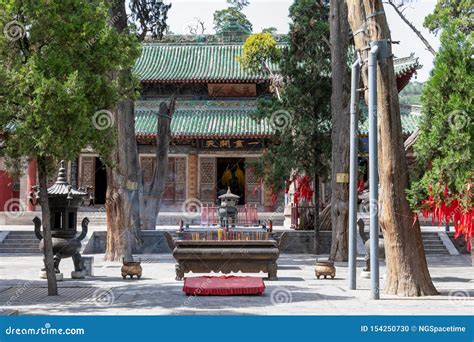 Den forntida pagoden i Fuxi Tempel - ett monument till historien och konsten!